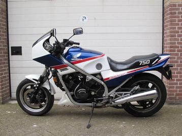 Honda old 1B VF750F onderdelen model 1985 classic superbike beschikbaar voor biedingen