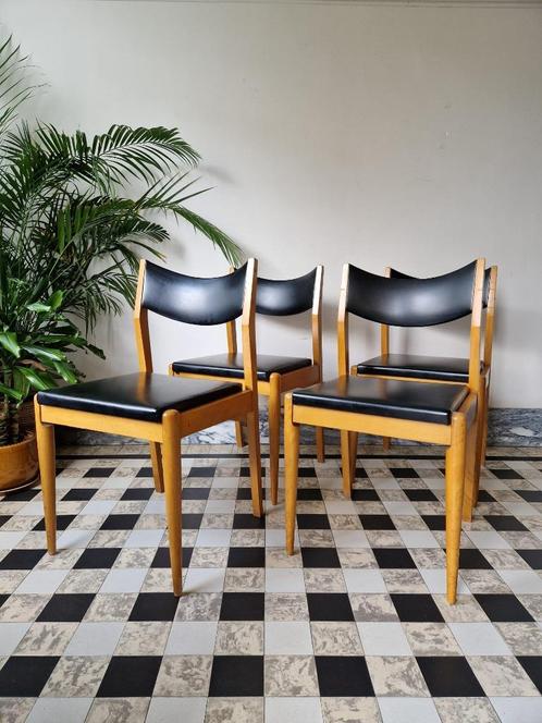 Set van vier vintage midcentury stoelen | retro, Huis en Inrichting, Stoelen, Zo goed als nieuw, Vier, Hout, Leer, Zwart, Ophalen