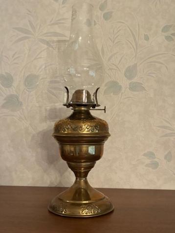 Koperen olielamp beschikbaar voor biedingen