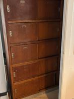 Oude schoolkast, Ophalen