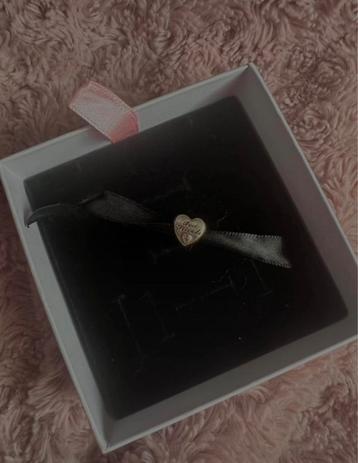 Charms voor beste vrienden van Pandora beschikbaar voor biedingen