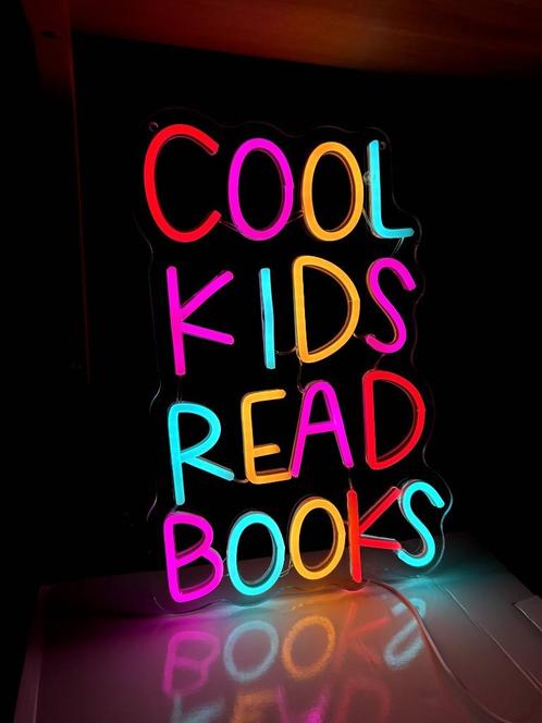 Cool Kids Read Books LED neon lichtreclame, Verzamelen, Merken en Reclamevoorwerpen, Nieuw, Lichtbak of (neon) lamp, Ophalen of Verzenden