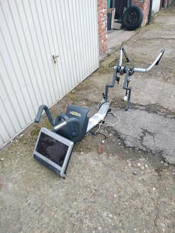 Crosstrainer professioneel Technogym! beschikbaar voor biedingen