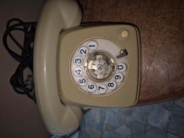 Téléphone RTT beschikbaar voor biedingen