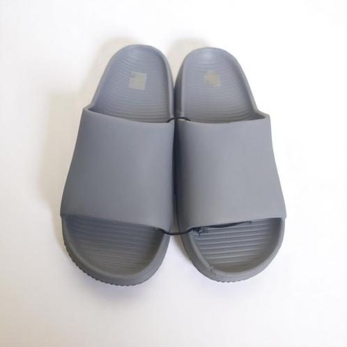 Heren slippers effen grijs 44, Kleding | Heren, Schoenen, Nieuw, Slippers, Overige kleuren, Verzenden
