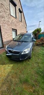 Skoda Roomster 1.4 essence, 16 valves. 2009. 90010km, Autos, Skoda, Achat, Carnet d'entretien, Roomster, Particulier