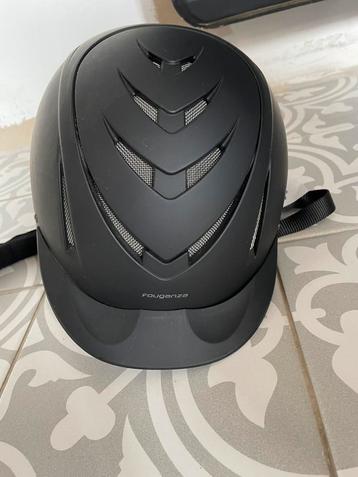 Fouganza maat S  51-54cm beschikbaar voor biedingen