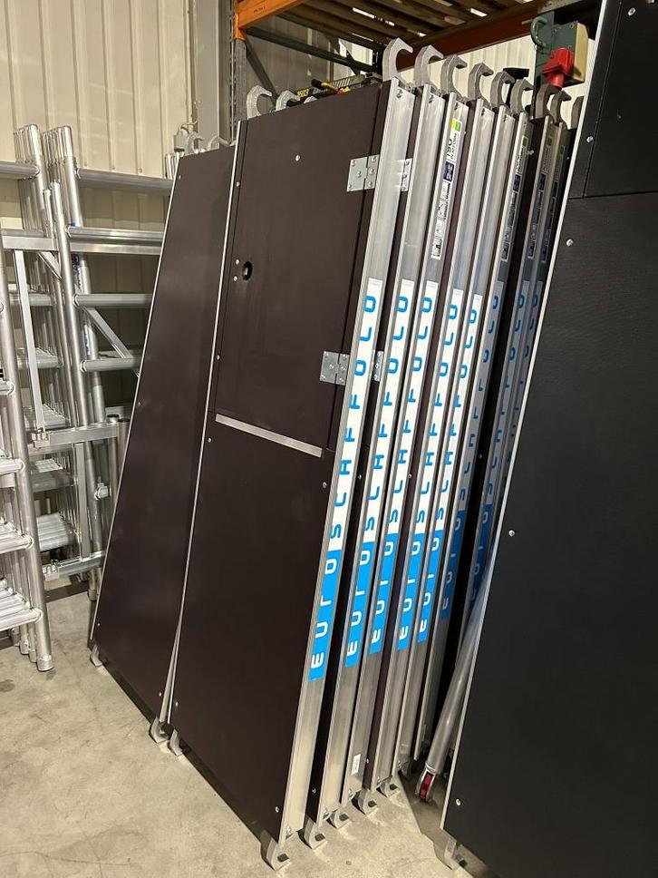 Euroscaffold platform met luik/platform zonder luik 1.90M, Doe-het-zelf en Bouw, Ladders en Trappen, Nieuw, Ophalen
