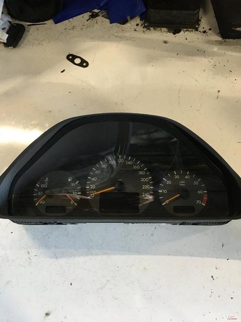 Mercedes W210 240 Benzine 2001 Km Tellerklok, Auto-onderdelen, Dashboard en Schakelaars, Gebruikt, Ophalen of Verzenden