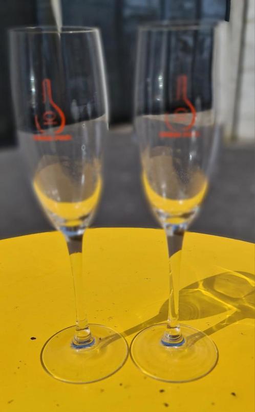 Glazen op voet : champagne / cava glazen, Verzamelen, Glas en Drinkglazen, Zo goed als nieuw, Ophalen of Verzenden