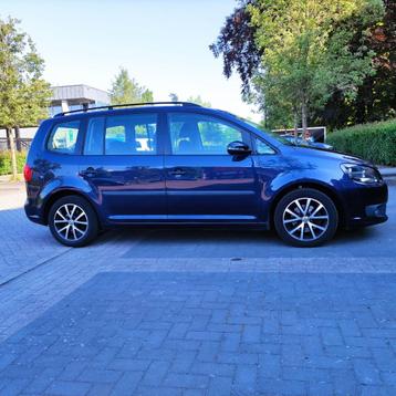Volkswagen touran facelift model van eerste eigenaar, Auto's, Euro 5, 1600 cc, 7 zetels, Particulier