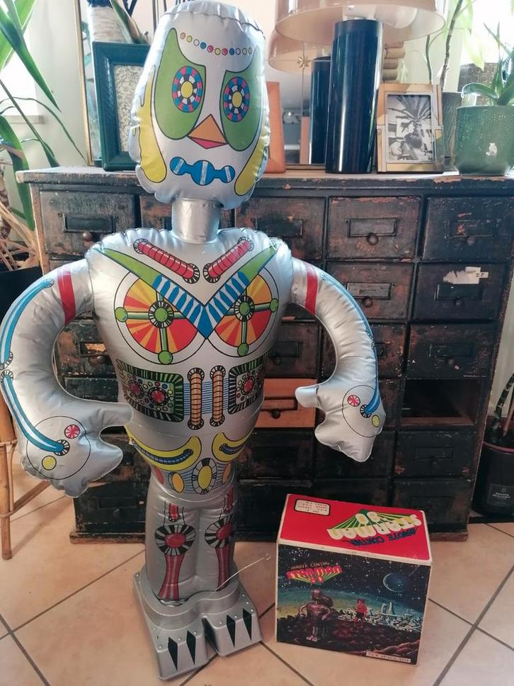 Zeldzame Starman 80 opblaasbare robot met afstandsbediening, Antiek en Kunst, Antiek | Overige Antiek