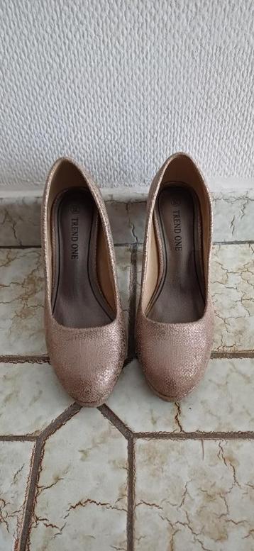 roze glitter pump beschikbaar voor biedingen