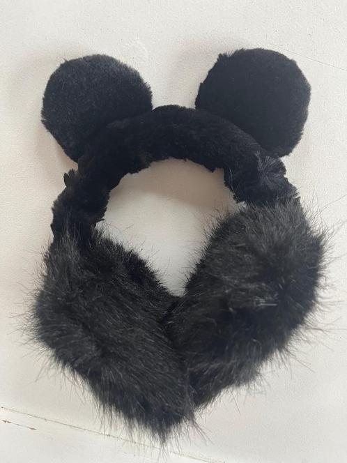 Pomponnettes  en fausse fourrure noire, Kinderen en Baby's, Kinderkleding | Maat 122, Nieuw, Meisje, Overige typen, Ophalen