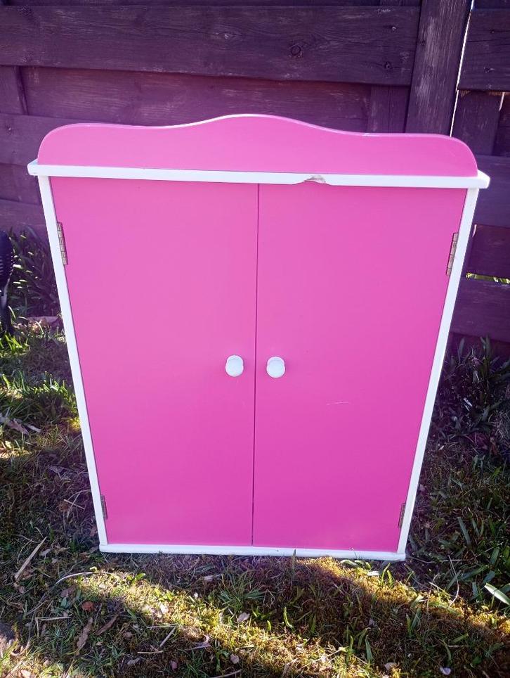 Kadotip: leuk poppenkastje met lade voor babykleedjes poppen, Kinderen en Baby's, Speelgoed | Poppen, Gebruikt, Overige typen