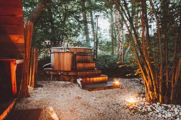 Houtgestookte luxe hottub met bubbels en lichtjes  beschikbaar voor biedingen