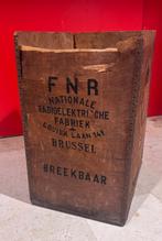 Antieken houten verpakking oude radio, Ophalen