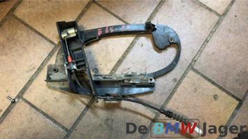 Binnenwerk handgreep rechts achter BMW E65 70133704 beschikbaar voor biedingen