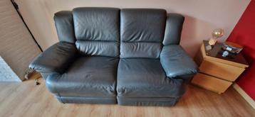 A SAISIR - Canapé 2 places cuir souple gris avec 1 relax beschikbaar voor biedingen