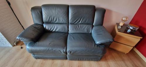A SAISIR - Canapé 2 places cuir souple gris avec 1 relax, Huis en Inrichting, Zetels | Zetels, Zo goed als nieuw, Rechte bank