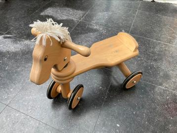 Porteur petit cheval en bois 4 roues