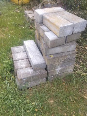 Beton sokkels beschikbaar voor biedingen