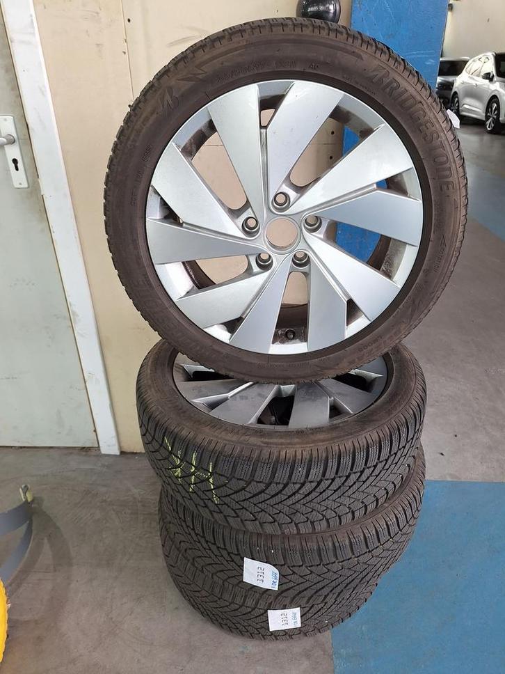 Volkswagen Golf Winterset 17 Inch Origineel, Auto-onderdelen, Banden en Velgen, Banden en Velgen, Winterbanden, 17 inch, 205 mm