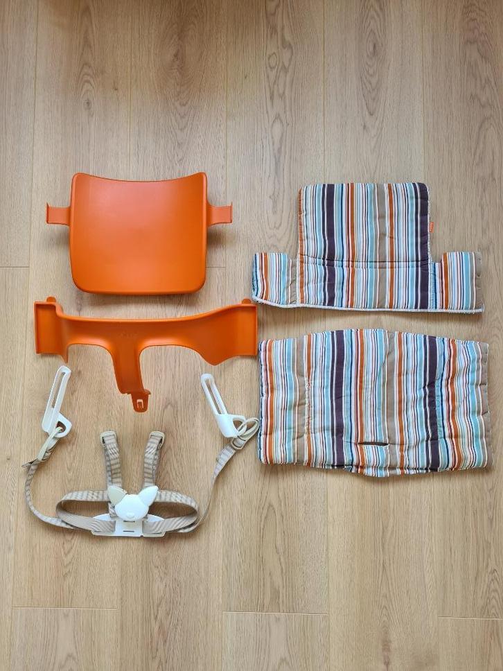 Stokke babyset + kussens + harnas, Kinderen en Baby's, Kinderstoelen, Gebruikt, Meegroeistoel, Ophalen