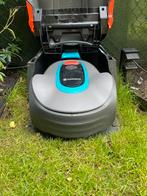 Robotmaaier Gardena minimo 250 + garage (1 maand oud), Tuin en Terras, Ophalen of Verzenden, Zo goed als nieuw