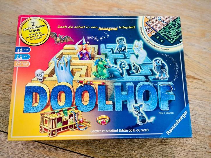 Ravensburger Doolhof (Glow In The Dark), Hobby en Vrije tijd, Gezelschapsspellen | Bordspellen, Ophalen