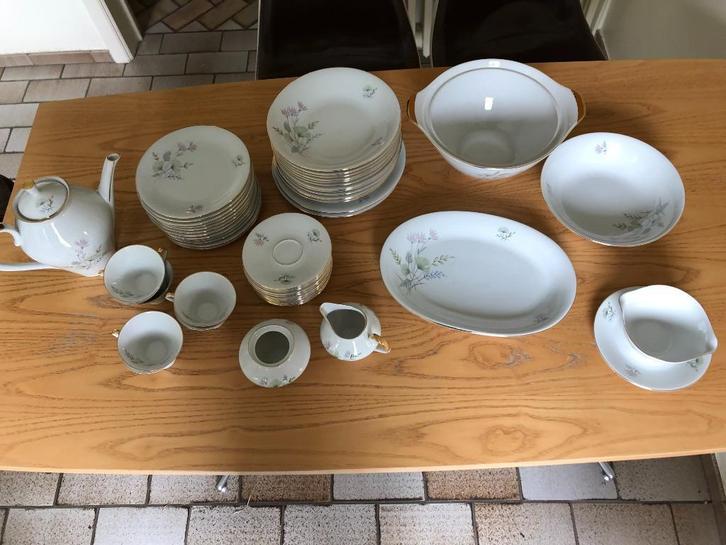 Rheinkrone Bavaria porseleinen servies met gouden randjes -, Antiek en Kunst, Antiek | Servies compleet, Ophalen