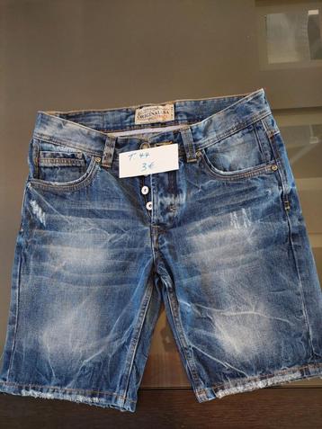 SHORT TAILLE 44 beschikbaar voor biedingen