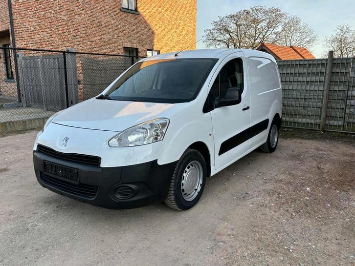 Peugeot partner, Auto's, Peugeot, Particulier, Partner, Centrale vergrendeling, Radio, Diesel, Euro 5, 5 deurs, Handgeschakeld