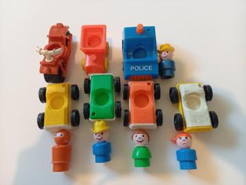 Vintage poppetjes Fisher Price auto politie motor popjes