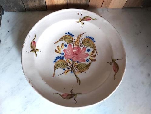 Prachtig groot antiek aardewerken bord / schaal bloemendecor, Antiek en Kunst, Antiek | Keramiek en Aardewerk, Ophalen of Verzenden