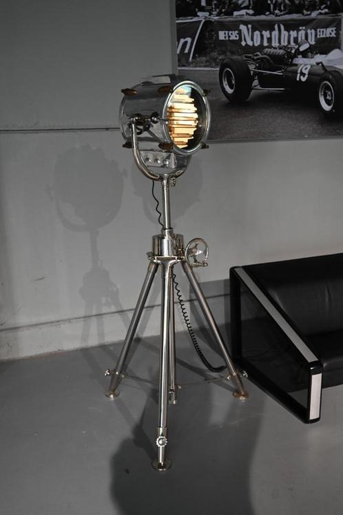 Maritieme projectorlamp uit 1930 op Marconi II-statief, Huis en Inrichting, Lampen | Vloerlampen, Zo goed als nieuw, 200 cm of meer