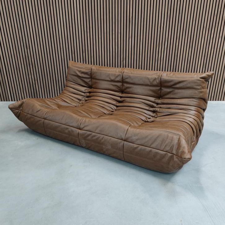 Ligne Roset Togo - Chocolate natural driezits, Antiek en Kunst, Antiek | Meubels | Stoelen en Sofa's, Ophalen of Verzenden