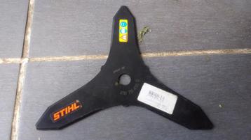 Hakhoutmes van Stihl beschikbaar voor biedingen