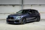 BMW F20 M140i - PANO | A LED | NAVI PRO | MILLTEK | KW | HK, Auto's, BMW, 5 deurs, 1500 kg, 2998 cc, Zilver of Grijs