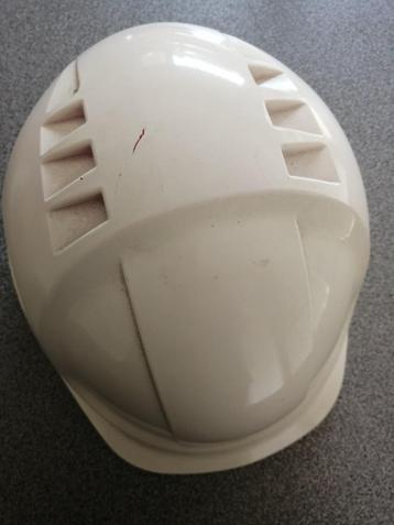 Werfhelm   beschikbaar voor biedingen