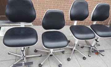 Ergonomische bureaustoel van het merk LGA beschikbaar voor biedingen