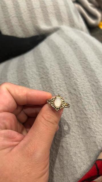 Ring beschikbaar voor biedingen