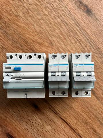 Differentieel 40A-300mA 4P+ 2automaten C20, Enlèvement, Comme neuf, Autres types