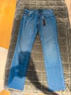 Lit de jeans Tommy Hilfiger femme, Vêtements | Femmes, Jeans, Neuf