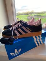 Adidas handball spezial 41 1/3 - pink/black, Kleding | Dames, Schoenen, Ophalen of Verzenden, Zo goed als nieuw, Zwart