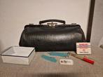 Ancienne sacoche et accessoires de medecine, Ophalen of Verzenden