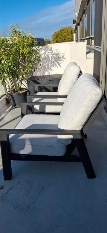 Loungeset Bristol: 2 x 1-zit en poef met all weather kussens beschikbaar voor biedingen
