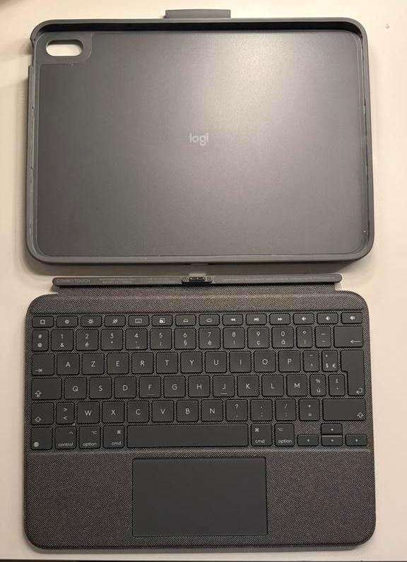 Logitech 10.9 key bord, Computers en Software, Tablet-hoezen, Zo goed als nieuw, Ophalen