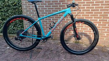 specialized epic volledig carbon het frame en de wielen  beschikbaar voor biedingen