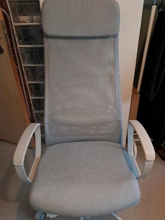 Chaise de bureau avec accoudoirs fixes, Huis en Inrichting, Bureaustoelen, Zo goed als nieuw, Bureaustoel, Grijs, Ophalen